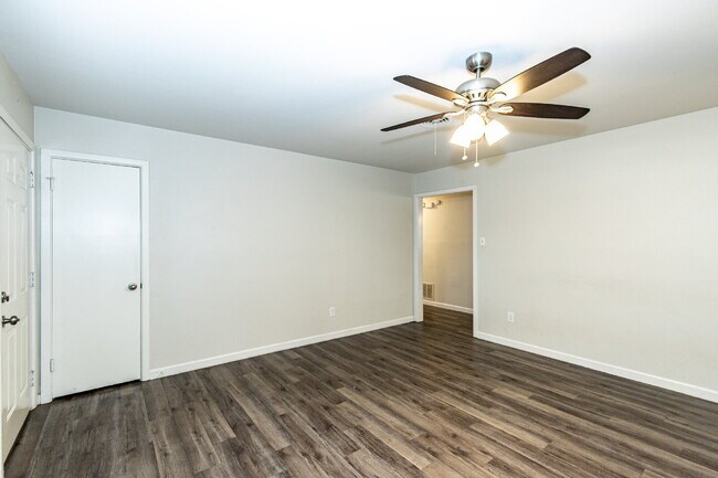 Photo - Pre-Leasing | 2 Living Areas | Central Location