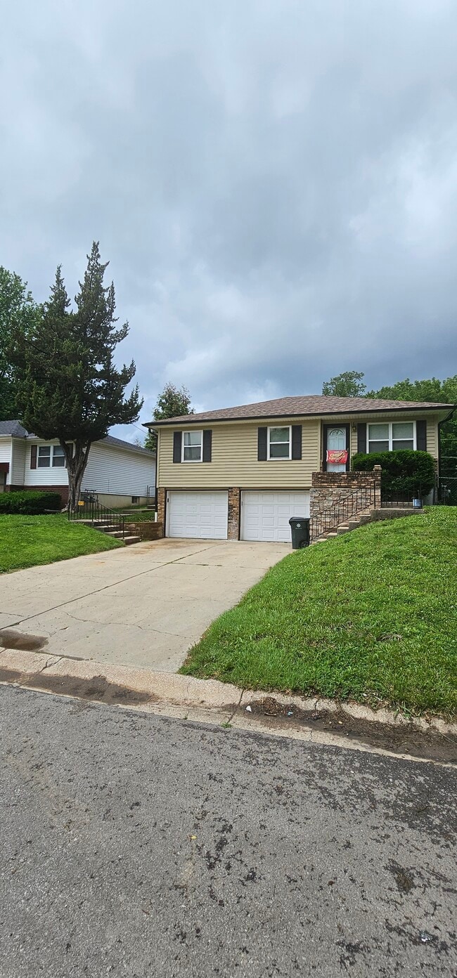 Building Photo - 3212 N 68th St