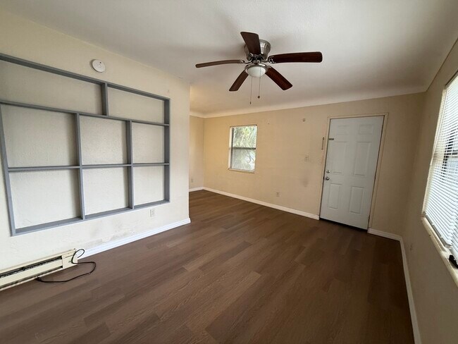 Photo - 1020 Queen St N Unidad 1020A