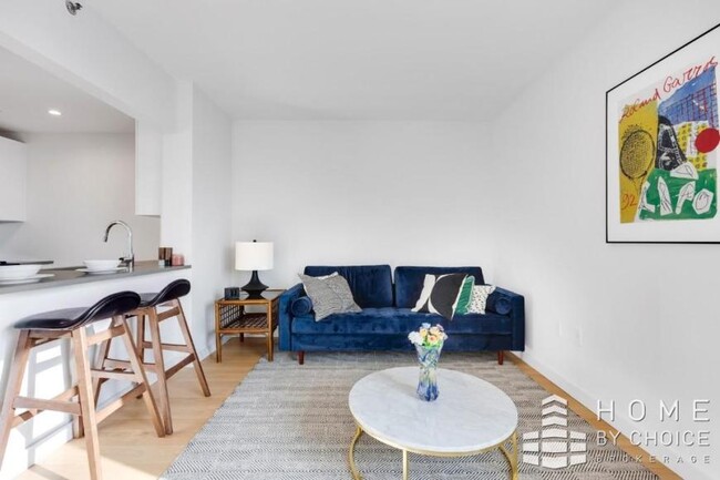 Building Photo - 1 bedroom in Flushing NY 11374 Unit 701 Rental