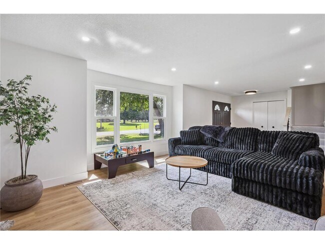 10144 67th Ln N