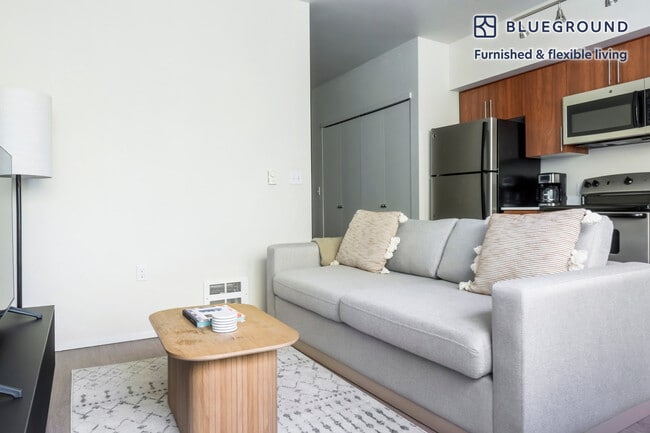 Photo - 4302 7th Ave NE Unit FL3-ID913