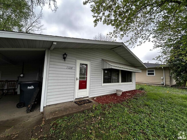 Building Photo - 1328 Hilltop Dr Rental