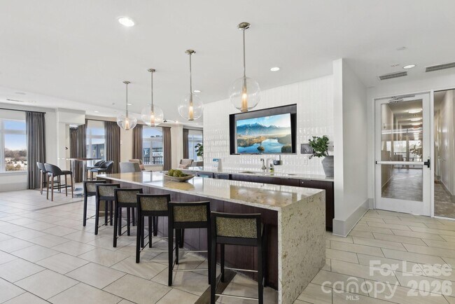 Photo - 905 Kenilworth Ave Unit A4H