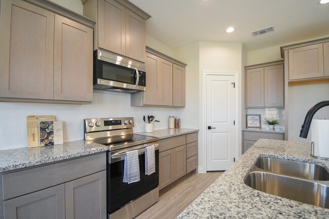 Photo - 516 Windy Way Dr