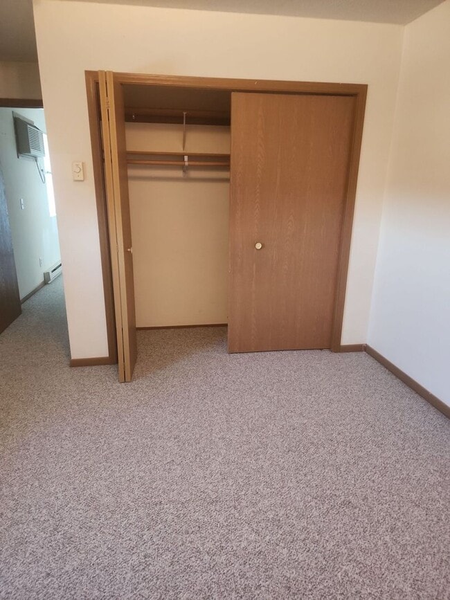 Photo - Spacious 3 Bedroom Apartment in Montgomery – $1,100/month Unidad 24