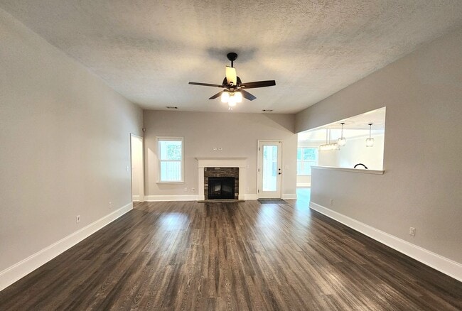 Photo - 4 Bedroom Ranch in Willow Oak Village
