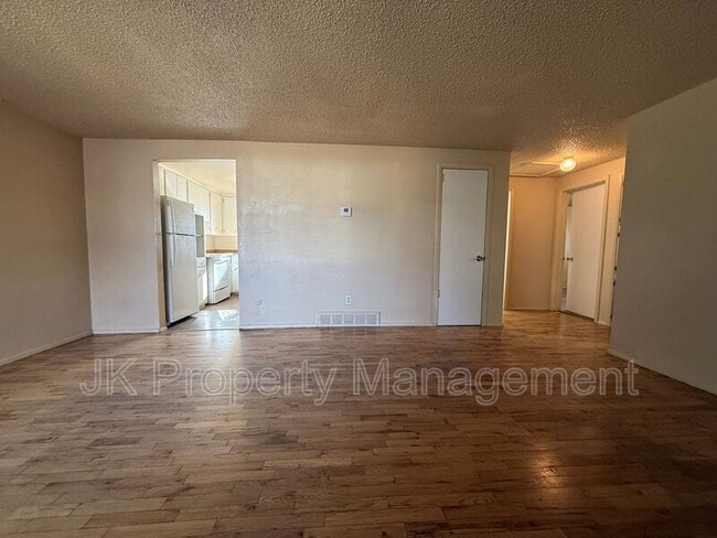 Photo - 520 21st Ave NE