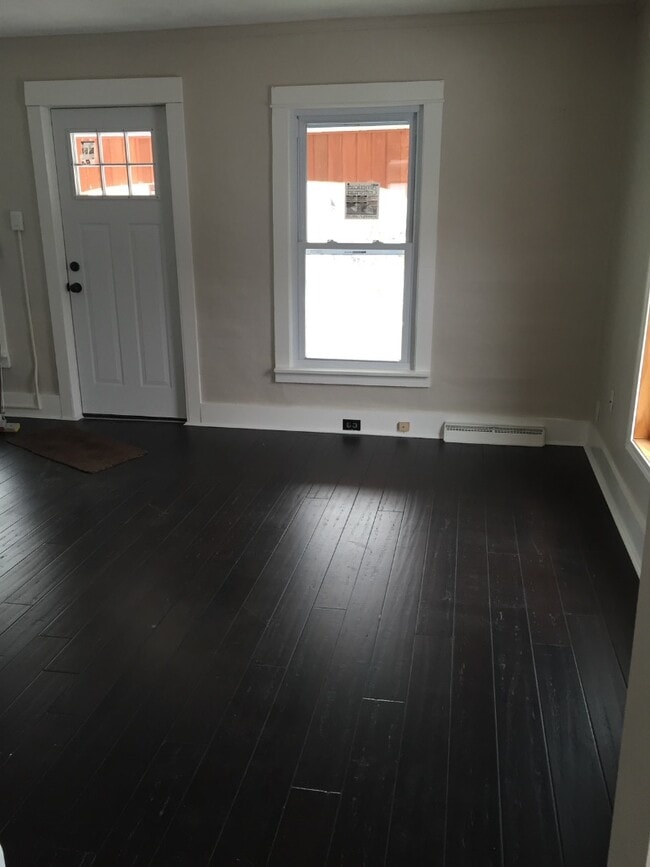 Photo - 127 Hyers St