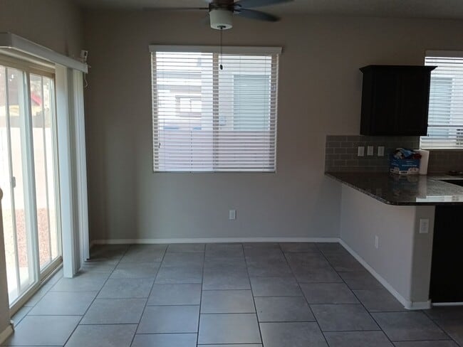 Photo - Spacious 3 bedroom, 2.5 bathroom home! Showings available NOW! ***MOVE IN SPECIAL***
