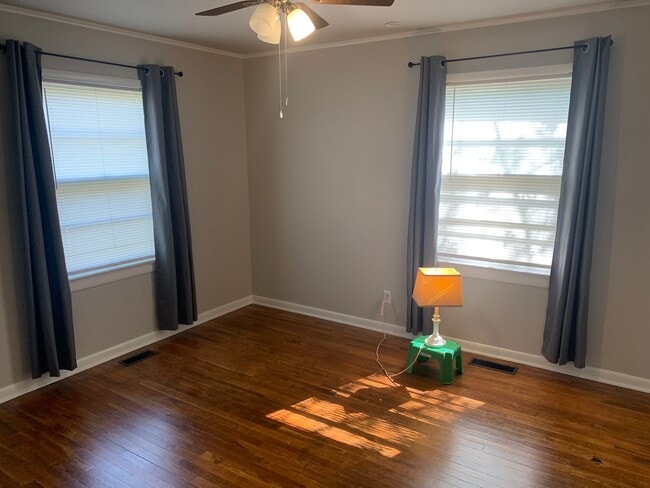 Photo - 805 N Hall Ave