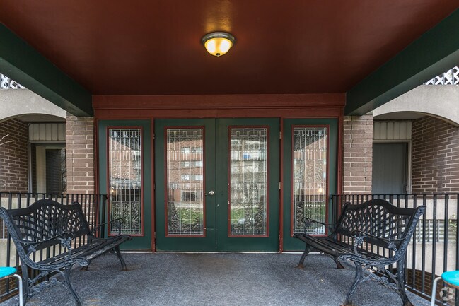 Photo - Hampshire House