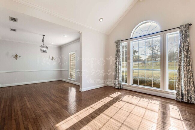 Photo - 3983 Peregrine Point