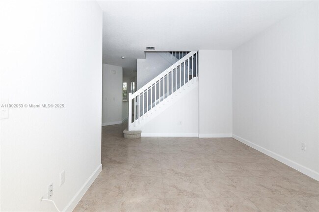 Photo - 1027 NE 207th St