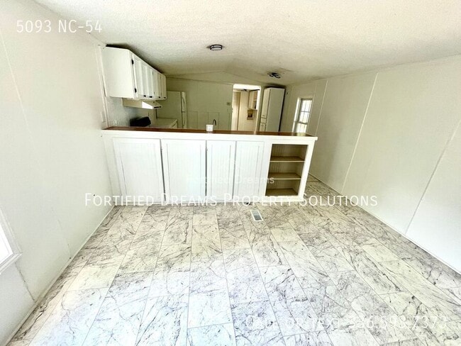Photo - 5093 NC-54-