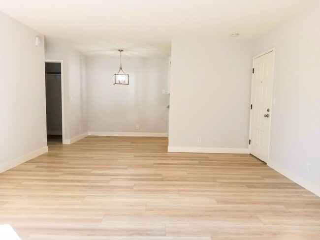 Photo - Refurbished Second Floor 1bd Condo With Pool & In-unit Laundry Unidad 25
