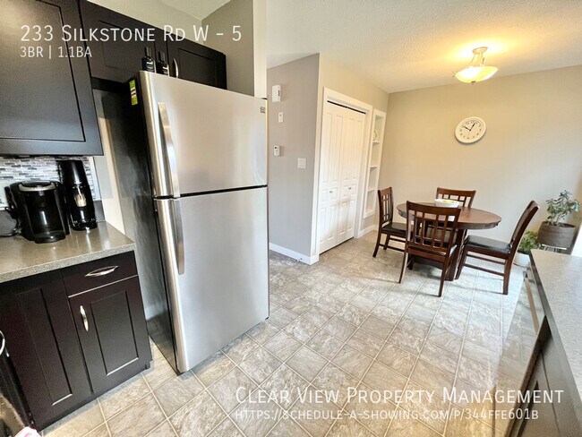 Photo - Beautiful 3 bedroom, 1.5 bathroom condo in Copperwood! Unit 5