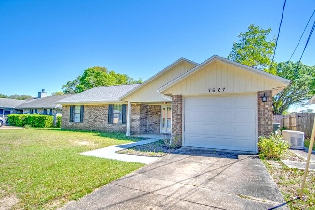 Photo - Modern and updated 3/ 2 bath ranch home in Old Hickory Subdivision of SW Pensacola Near NAS and P...