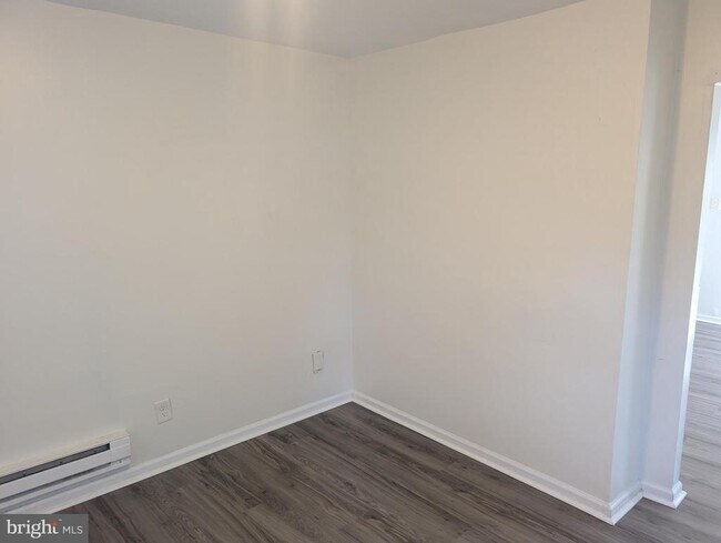 Photo - 206 Wesley St