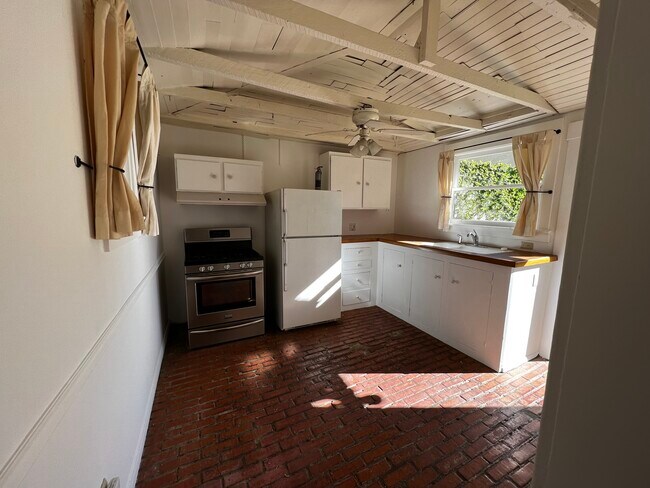 Kitchen - 679 S Mentor Ave Unit Guest House