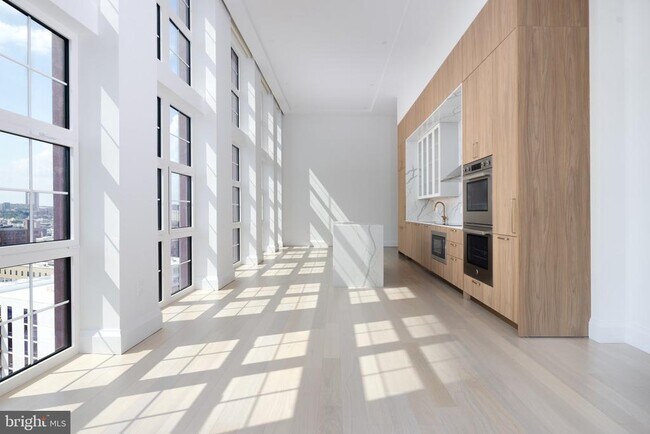 Photo - 1099 Germantown Ave Unidad PHF