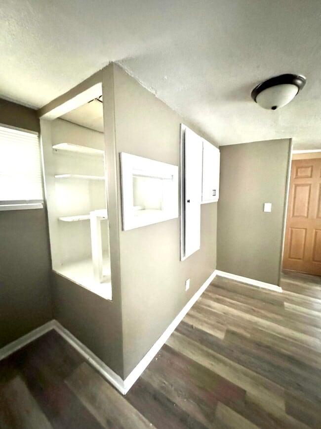 Photo - 1234 McCartney St