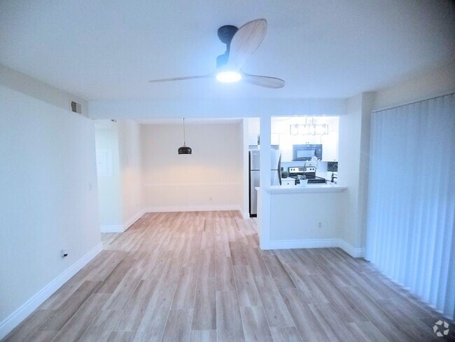 Building Photo - Beautiful  Full Remodeled 1/1 Condo x Rent... Unit 123