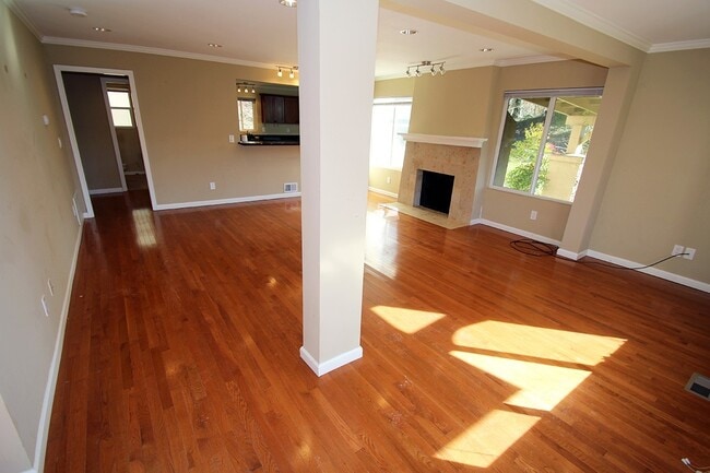 Photo - CHARMING 3 BED, 2 BATH SF HOME FOR RENT IN BOTHELL