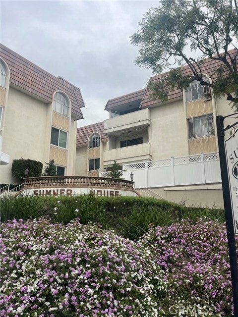 Photo - 5625 N Sumner Wy