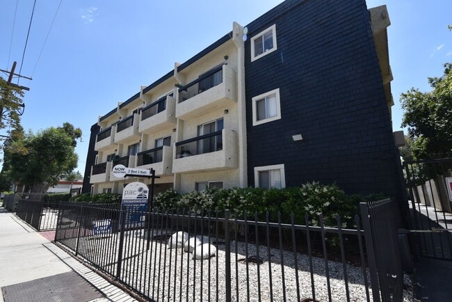 Building Photo - 21018 Gresham St Rental