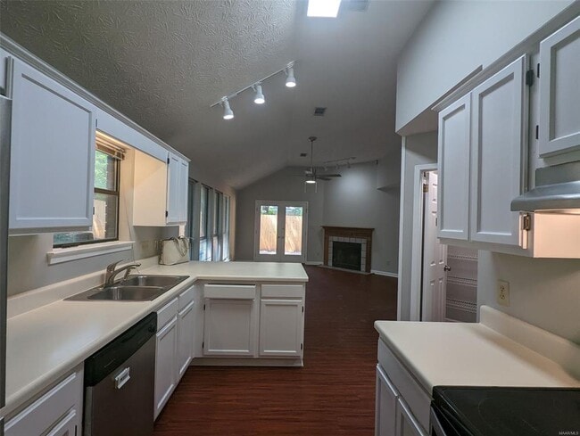 Photo - 191 S Burbank Dr