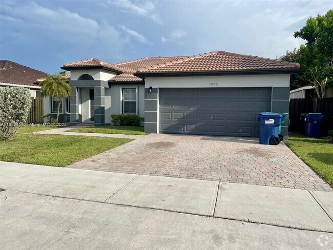 Building Photo - 14232 SW 163rd St Rental