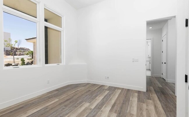 163 W Ridge Rd