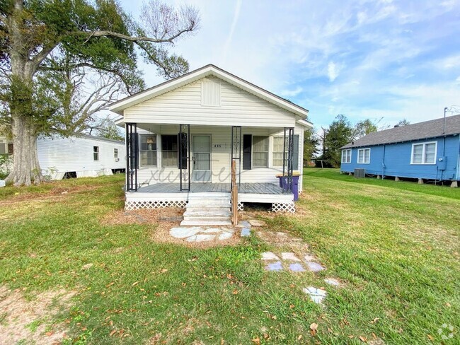 Building Photo - 2 bedroom home in Iowa, LA