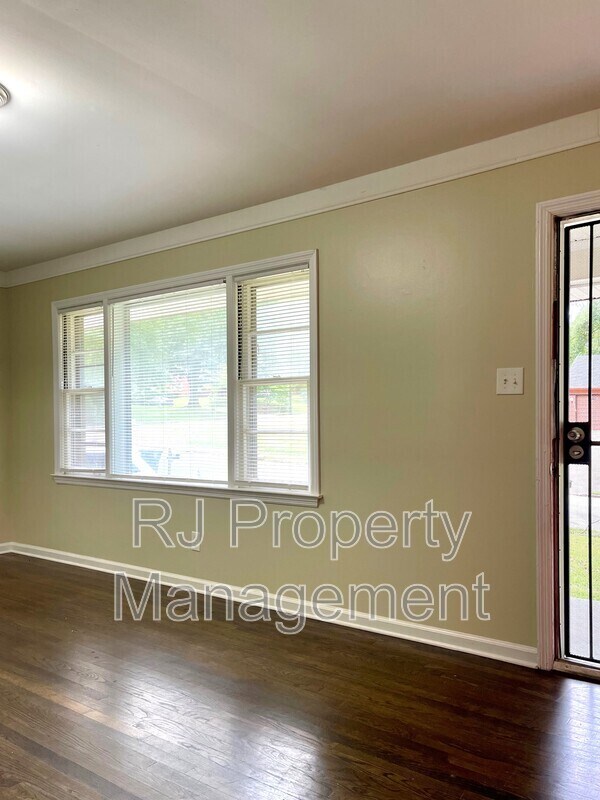 Photo - 3284 Parham St