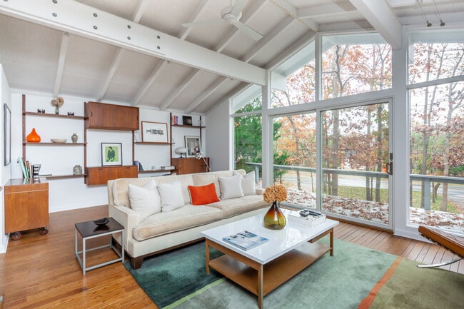 Photo - 1099 Springs Fireplace Rd