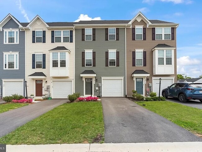 Photo - 131 Dripping Spring Dr Townhome