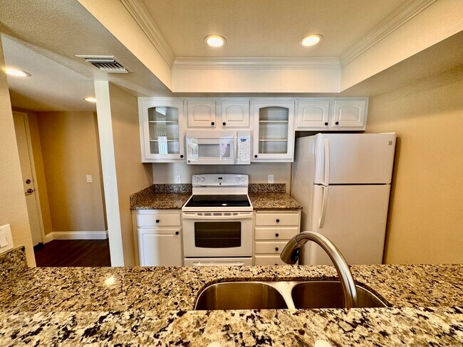 Photo - 43376 Cook St Unit 33