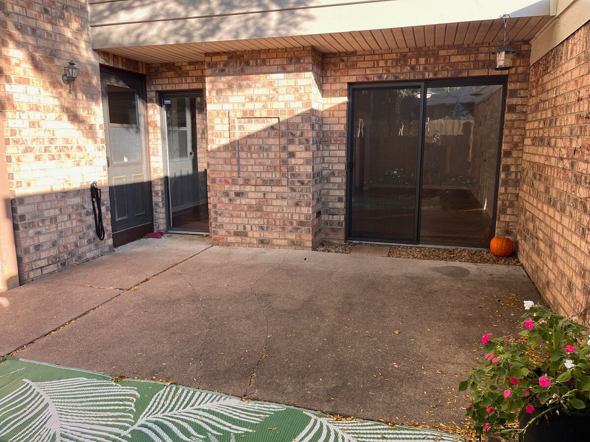 Photo - 3620 Independence Ave S