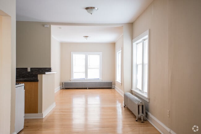 Building Photo - 1603 N Van Buren St Unit Apartment 3