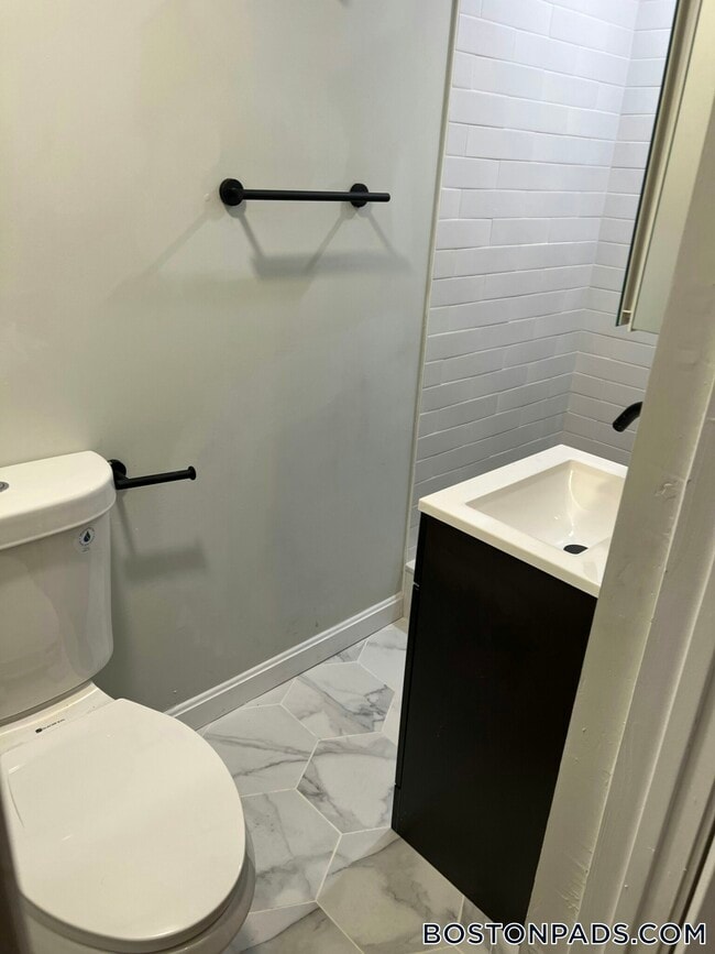 Photo - 9 Noyes Pl Unit 2