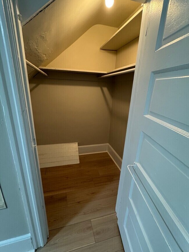 Photo - 2232 Mount Carmel Ave