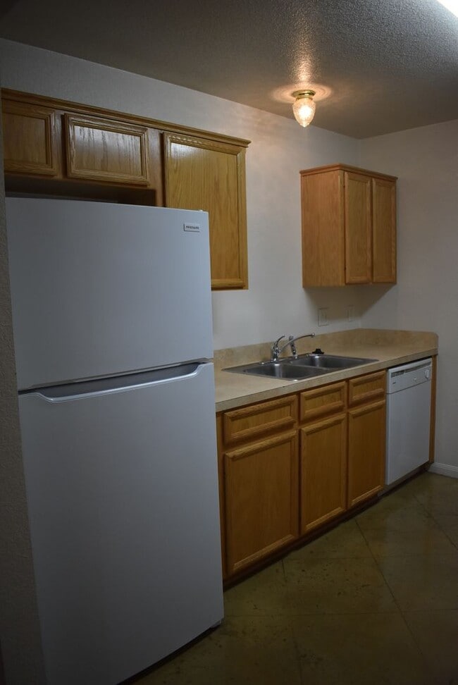 Photo - 928 Rosewood Dr Unidad B