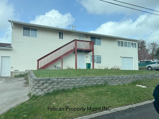 Building Photo - 2124 Modoc St Unit 2