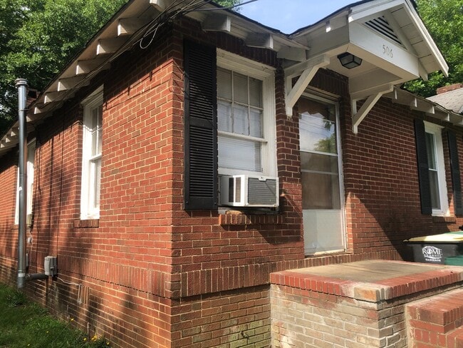 Building Photo - 506-506 Kingston Ave NE Unit 506A