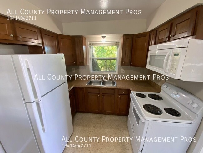 Photo - 5820 Murdock Ave