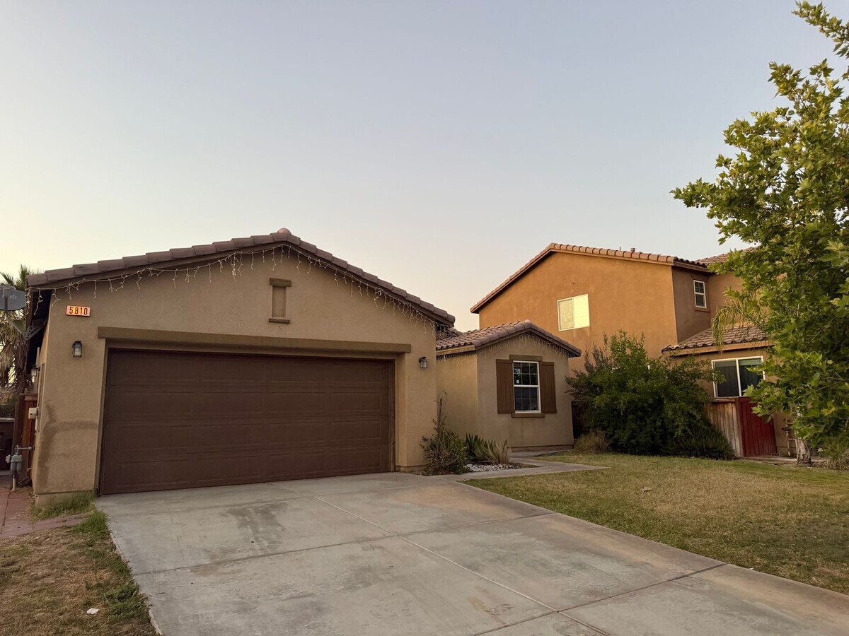 Stunning 3-Bedroom Home in Southwest Baker... - Stunning 3-Bedroom Home in Southwest Baker...