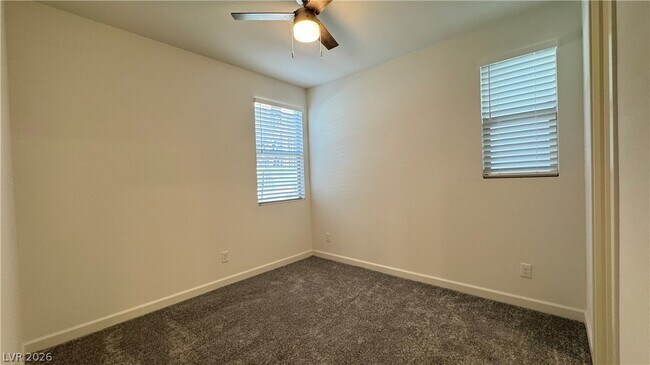 Photo - 1429 Whistling Kite St