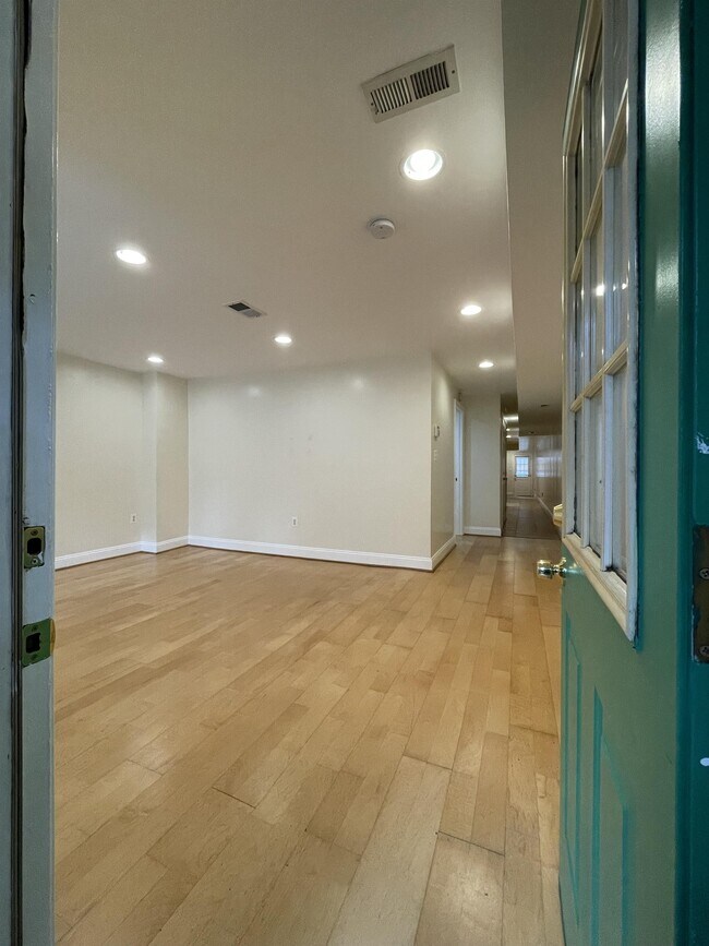 Photo - 609 Q St NW