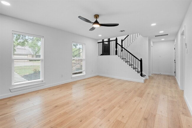 Photo - 8707 Wind Side Dr